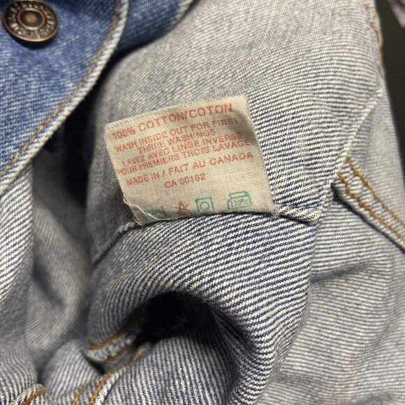 Vintage Levi Strauss Men's 40 Reg Blue Denim Jean Jacket Trucker 90s Canada EUC - Picture 8 of 9